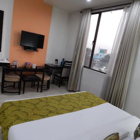 Hotel The Marque Матура Екстериор снимка