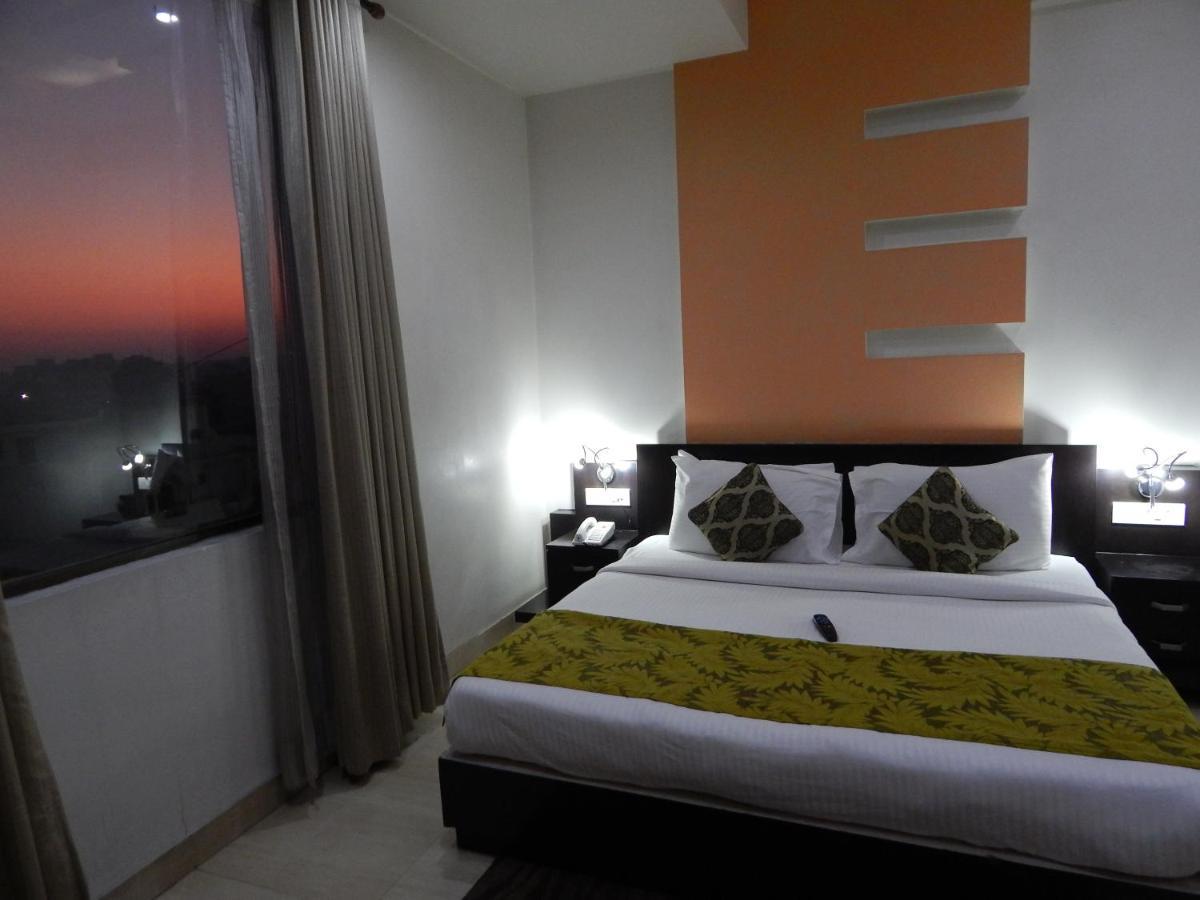 Hotel The Marque Матура Екстериор снимка