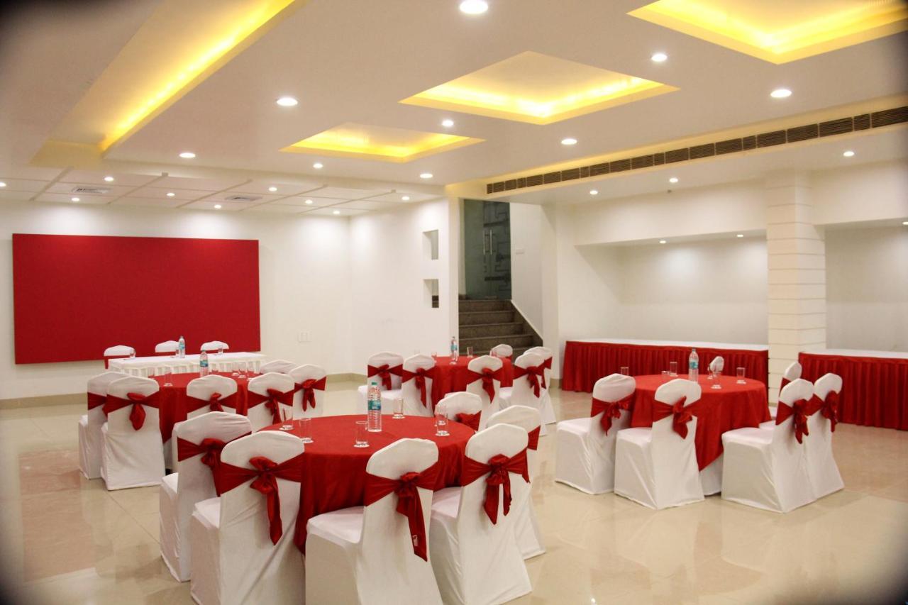 Hotel The Marque Матура Екстериор снимка