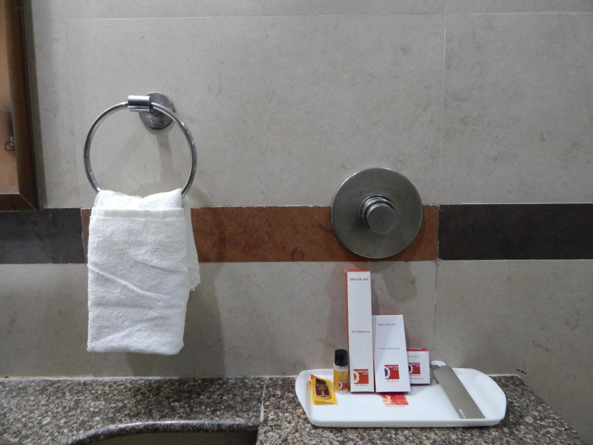 Hotel The Marque Матура Екстериор снимка