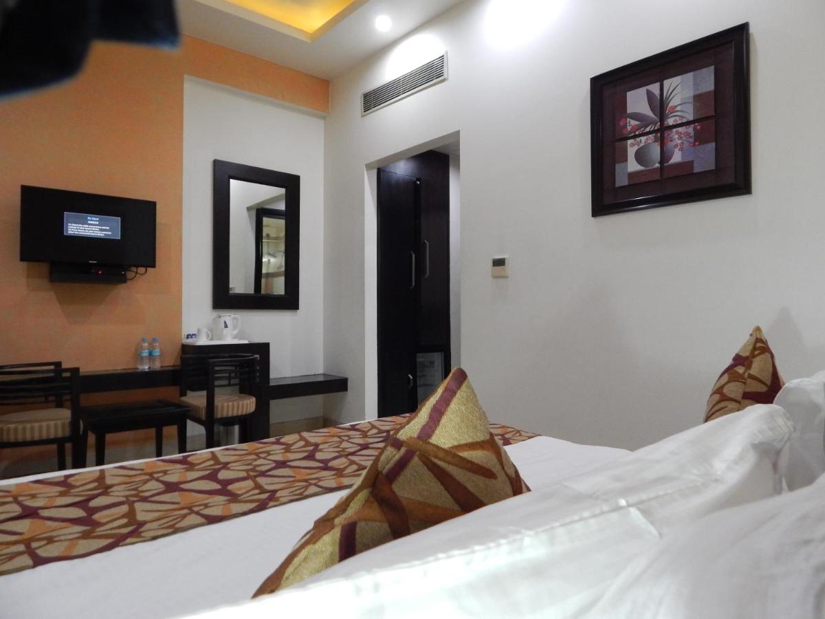 Hotel The Marque Матура Екстериор снимка
